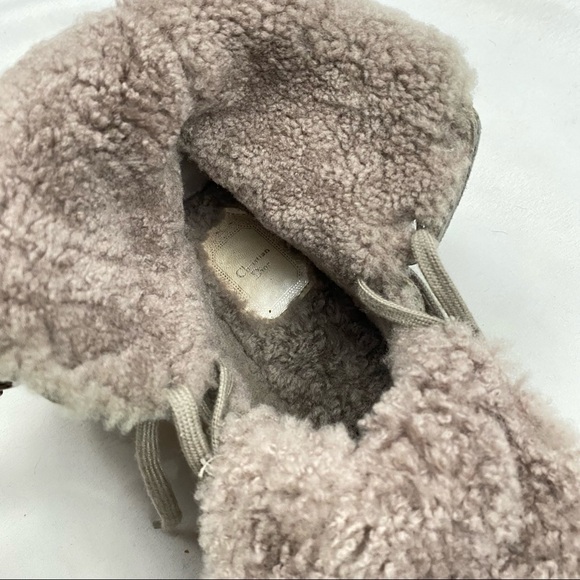 DIOR Shearling lined Cannage Suede boots - Picture 12 of 15